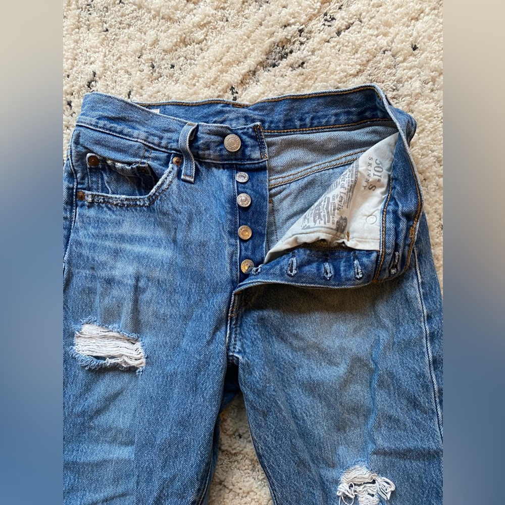 NWOT Levi’s Premium 501 Distressed Skinny Jean